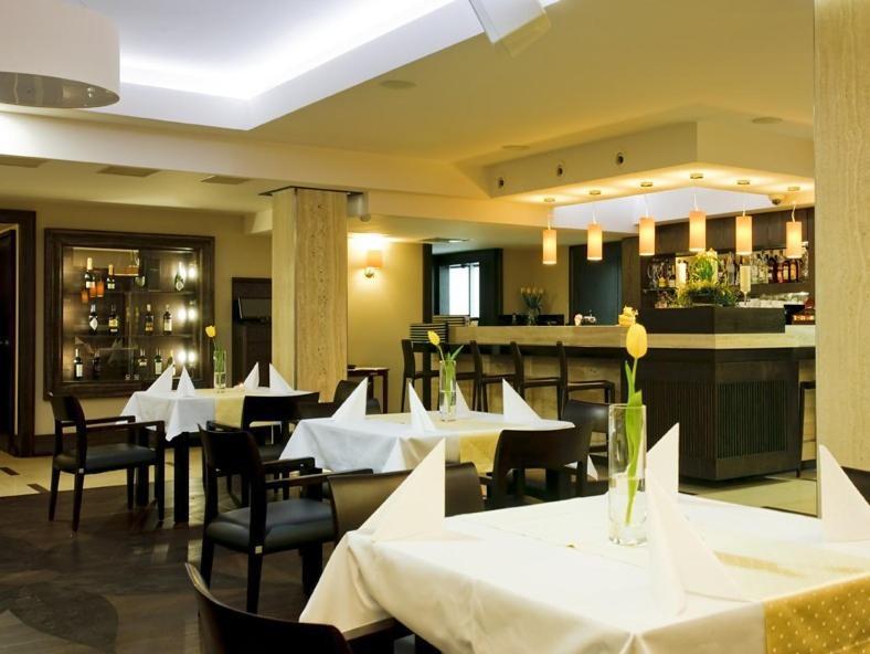 Chrzanów Hotel-Restauracja Platan מראה חיצוני תמונה