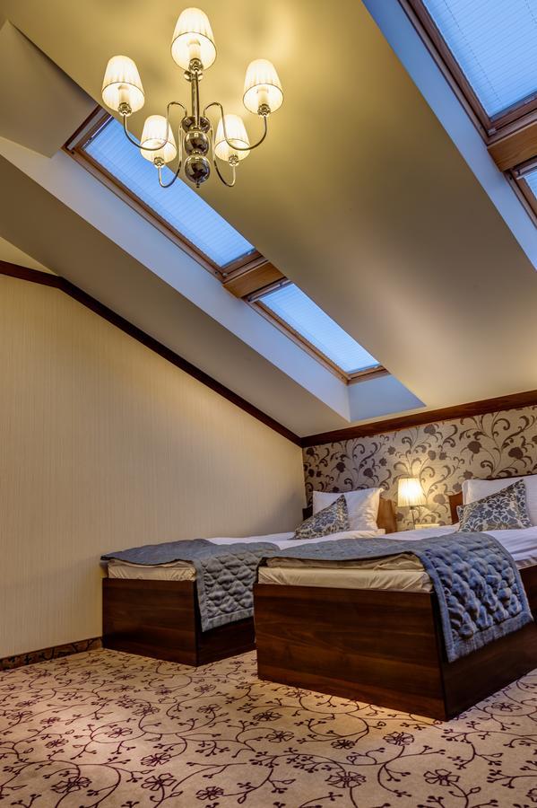Chrzanów Hotel-Restauracja Platan מראה חיצוני תמונה