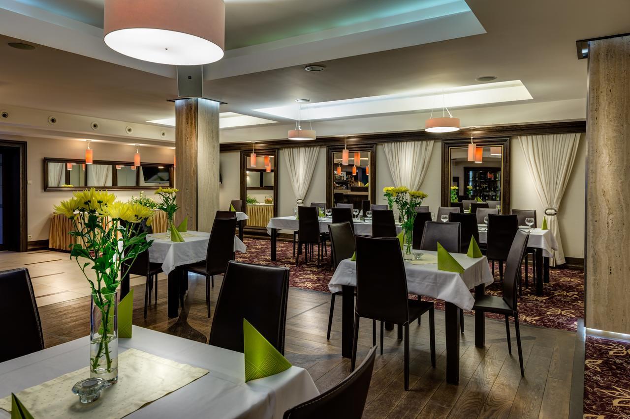 Chrzanów Hotel-Restauracja Platan מראה חיצוני תמונה