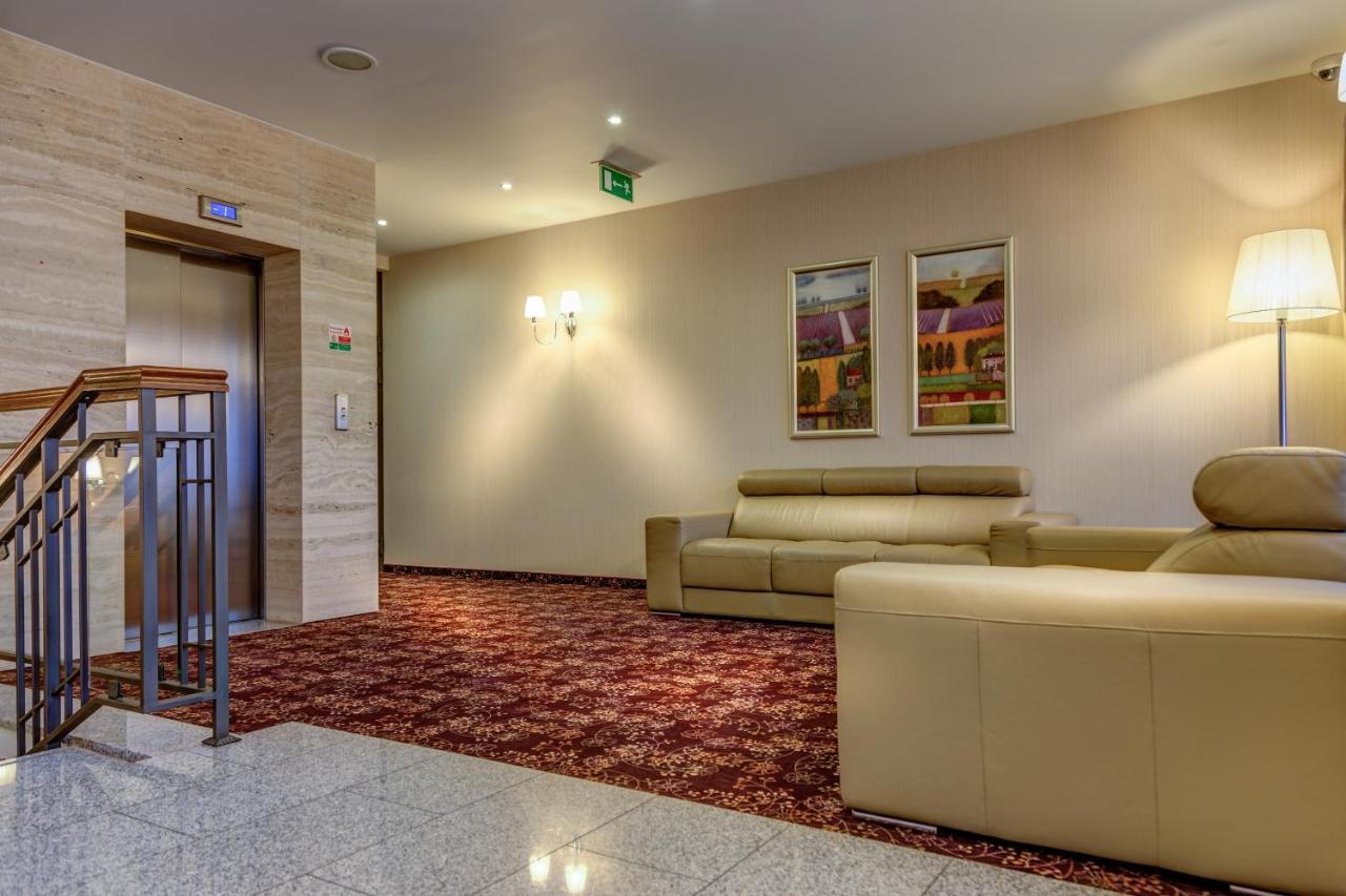 Chrzanów Hotel-Restauracja Platan מראה חיצוני תמונה